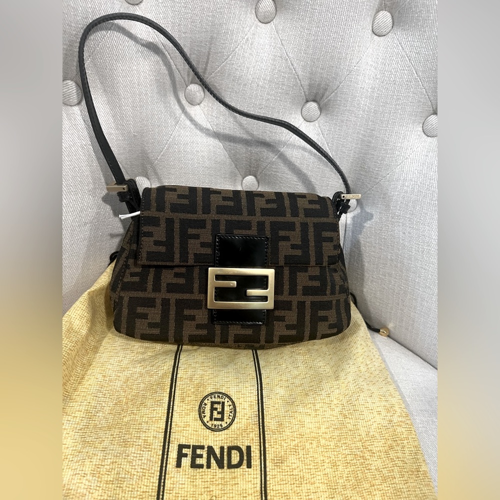 ‼️‼️SOLD‼️‼️🤎Fendi Mini Zucca Baguette 🤎